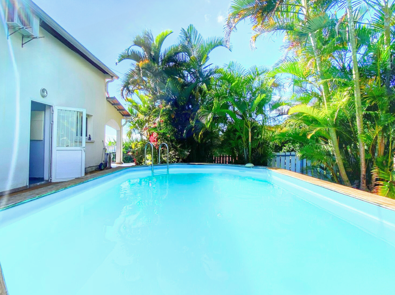 VILLA T4 - LA BRETAGNE - Piscine - Libre - 1