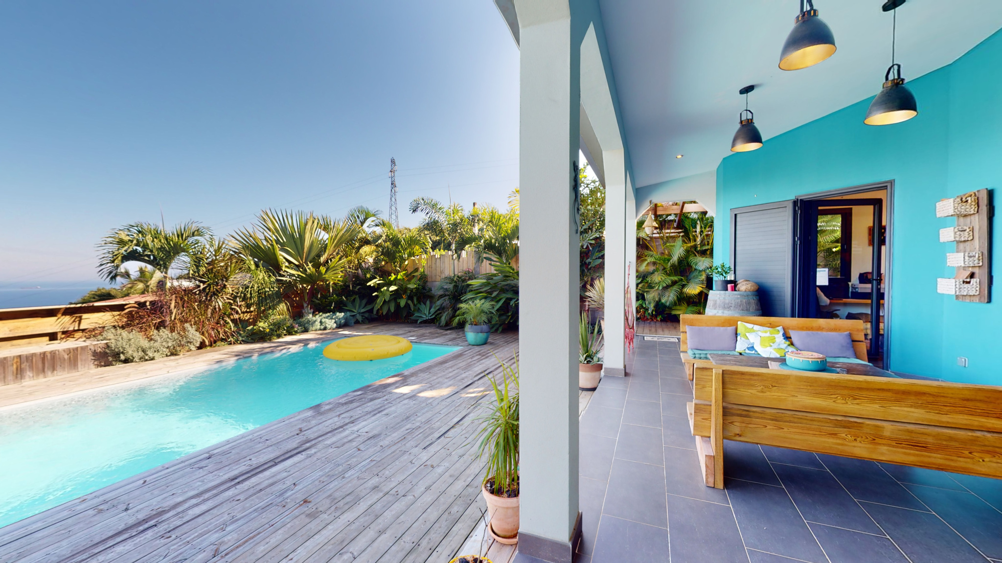 VILLA COUP DE COEUR AVEC PISCINE ET VUE MER - LA POSSESSION (Quartier Ravine à malheur)