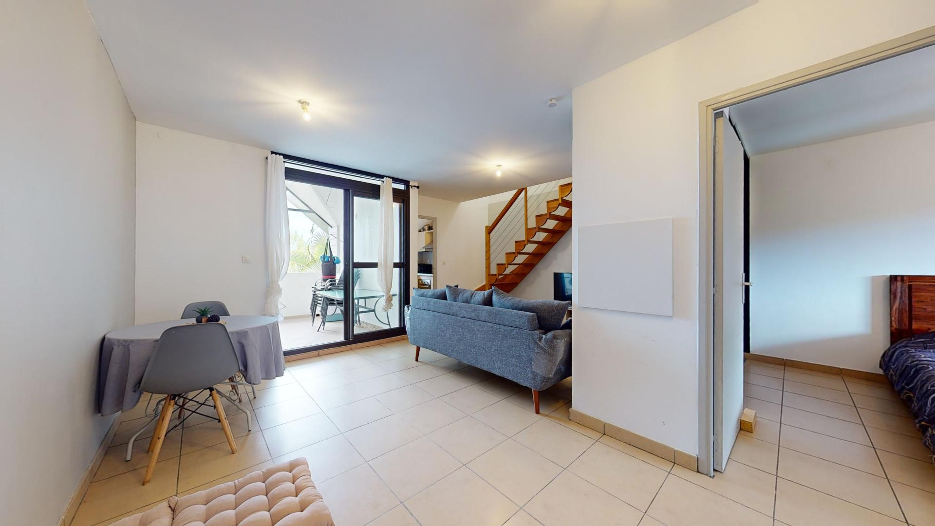 EXCLUSIF T3/4 EN DUPLEX AUX AVIRONS PROCHE DU LYCEE