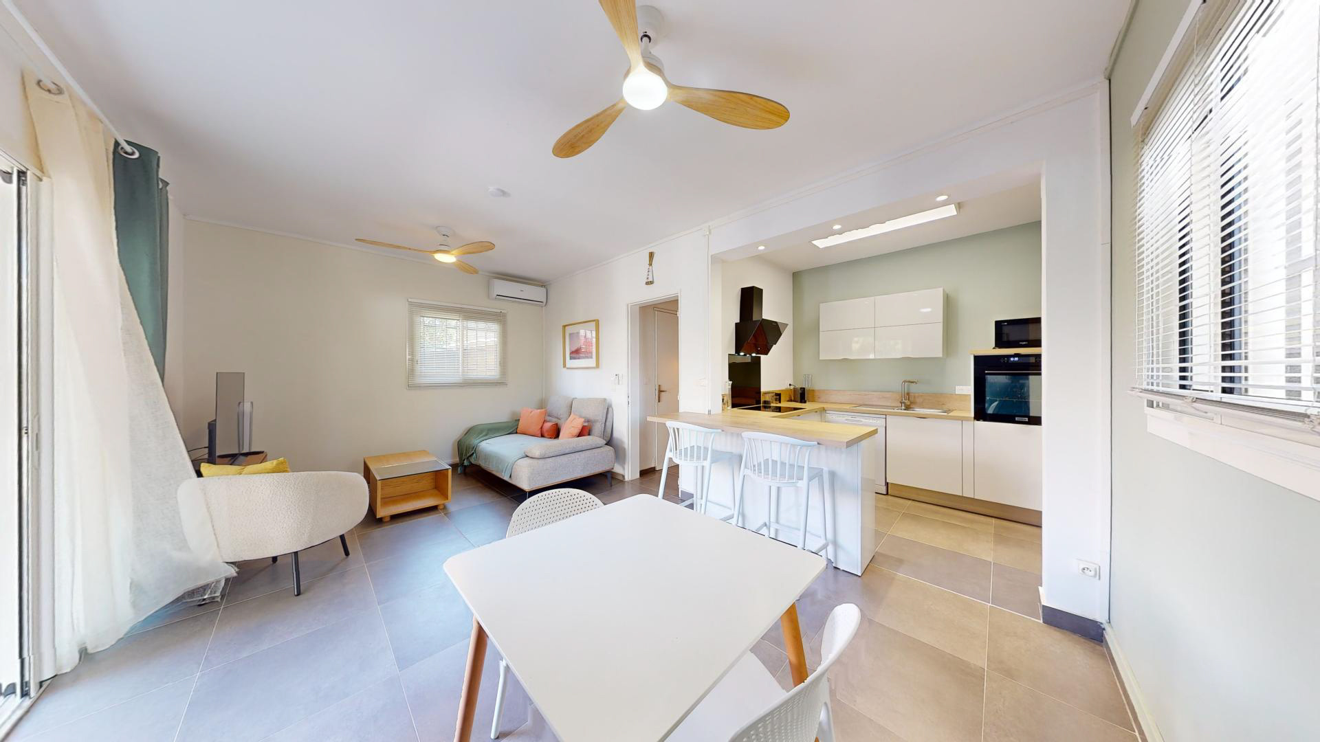 SAINT DENIS CENTRE VILLE - VILLA T3 65m2 - 1