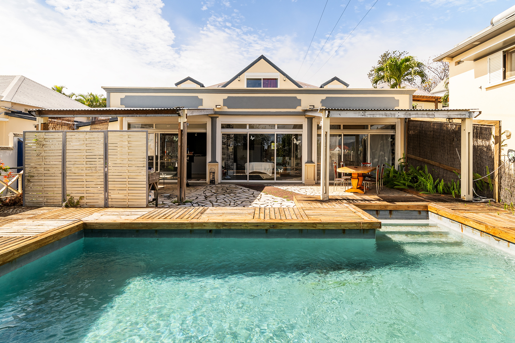 VILLA T7 AVEC PISCINE  - SAINTE MARIE - 1