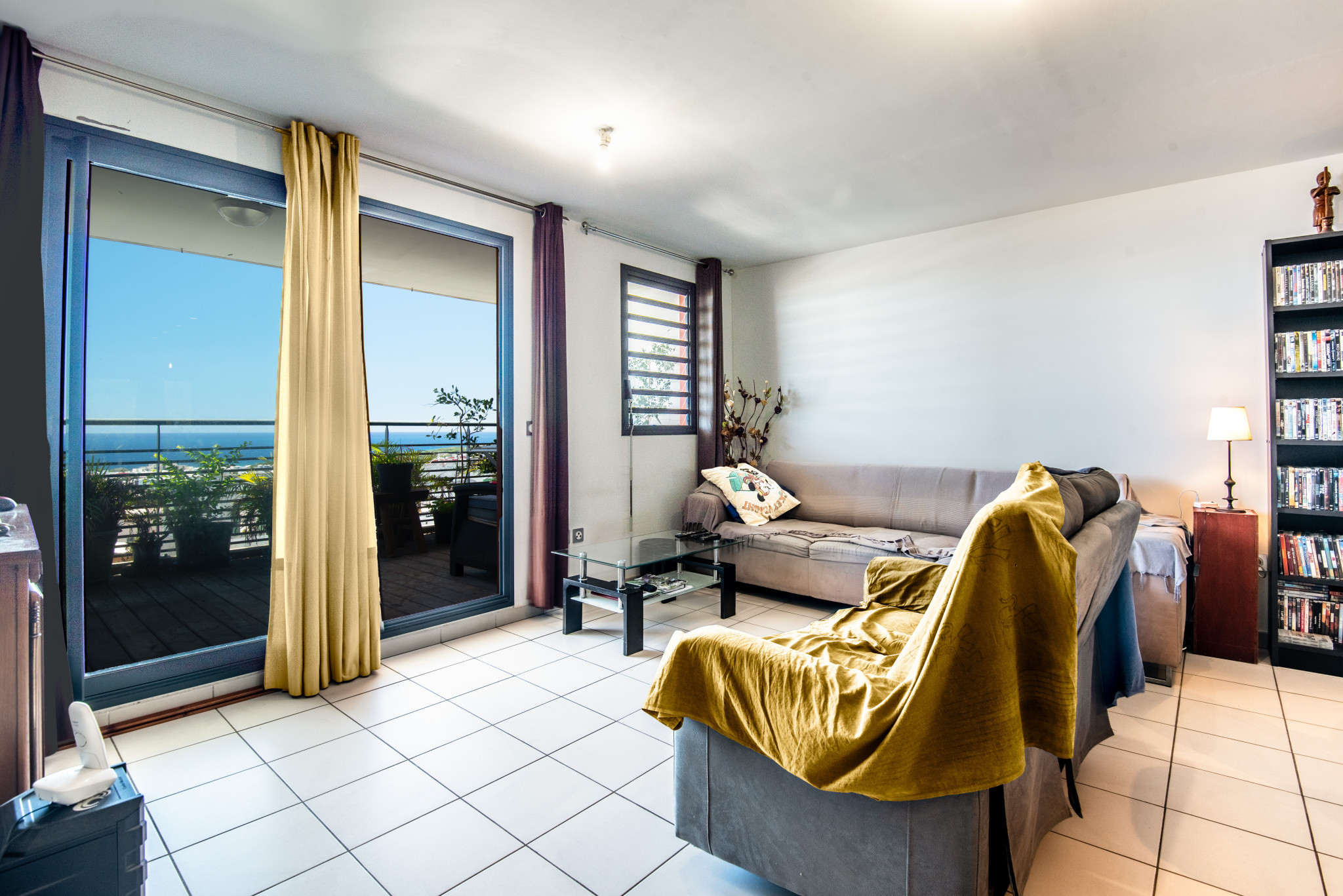 APPARTEMENT T4-5 VUE MER/2 PARKINGS - SAINT DENIS (MONTGAILLARD)