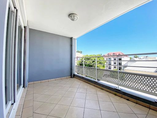 Beau T2 LIBRE - ST DENIS Proche du JARDIN DE L'ETAT