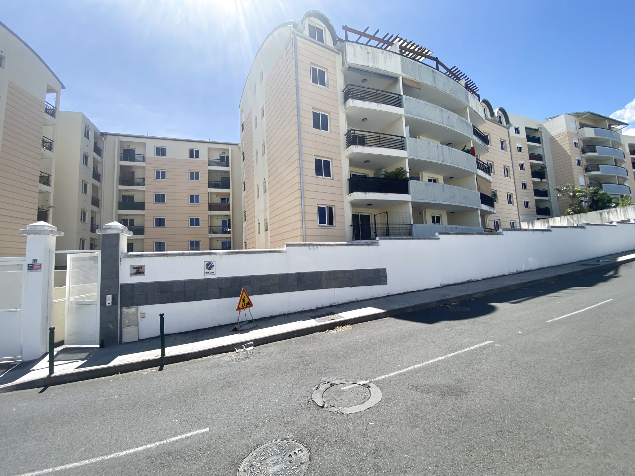 T2 LOUÉ IDÉAL INVESTISSEUR - ST DENIS (Proche clinique Ste Clotilde) - 1
