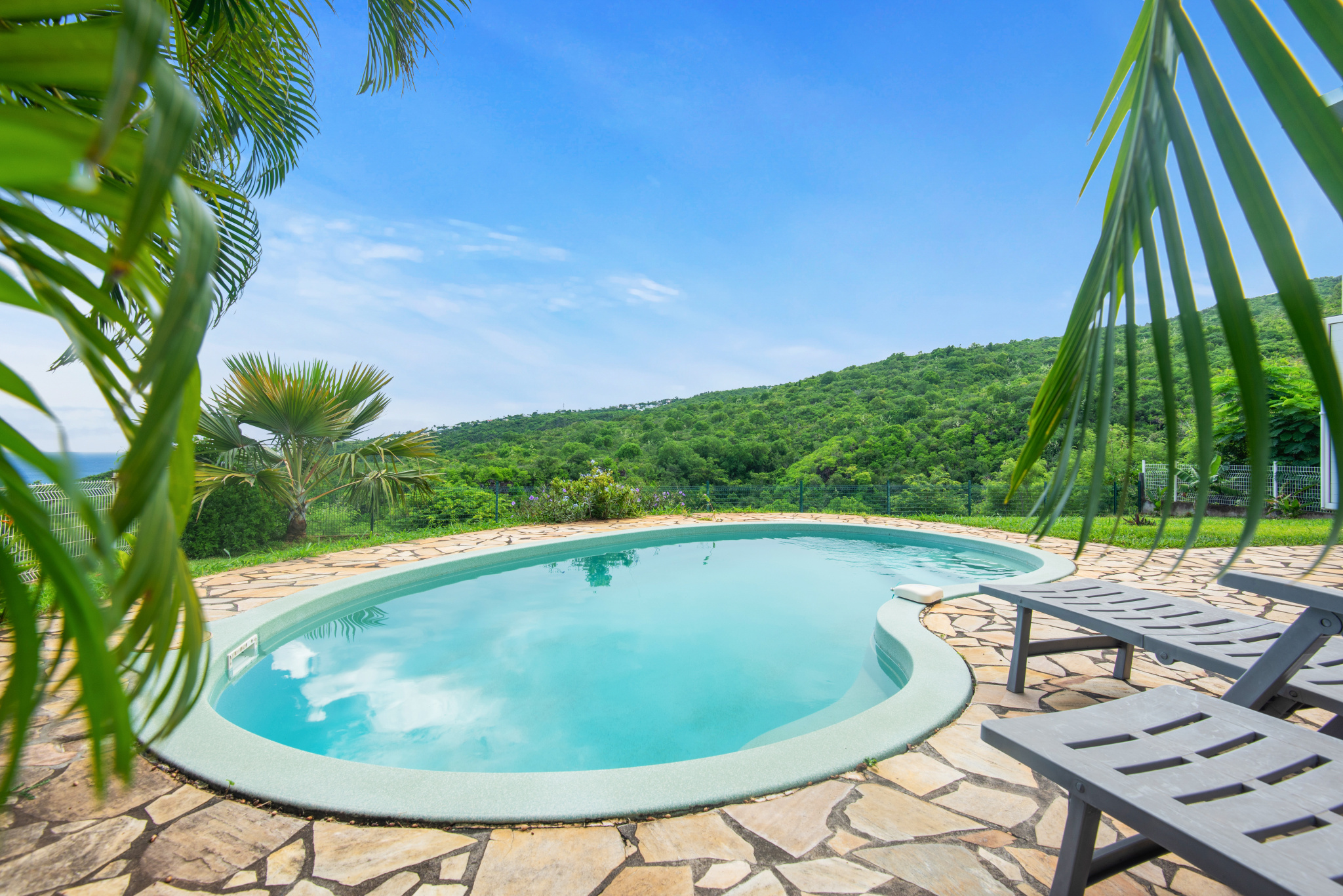 VILLA T4 + STUDIO + PISCINE AVEC VUE EXCEPTIONNELLE MER ET RAVINE LA POSSESSION - 1