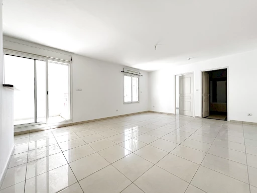 SAINT DENIS (TECHNOPOLE) - Appartement T2 54m2 + varangue