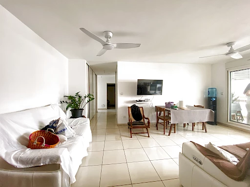 SAINTE CLOTILDE - Appartement T4