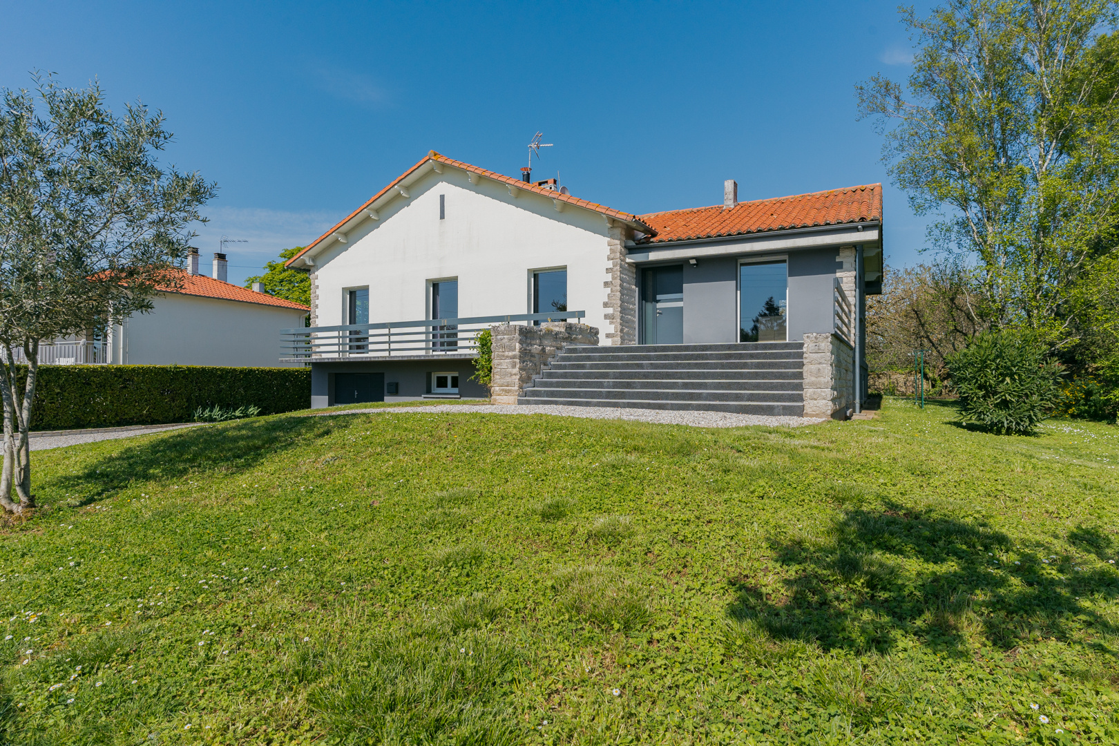 CHAURAY - MAISON F7 208m2 (6 Chambres et sauna )