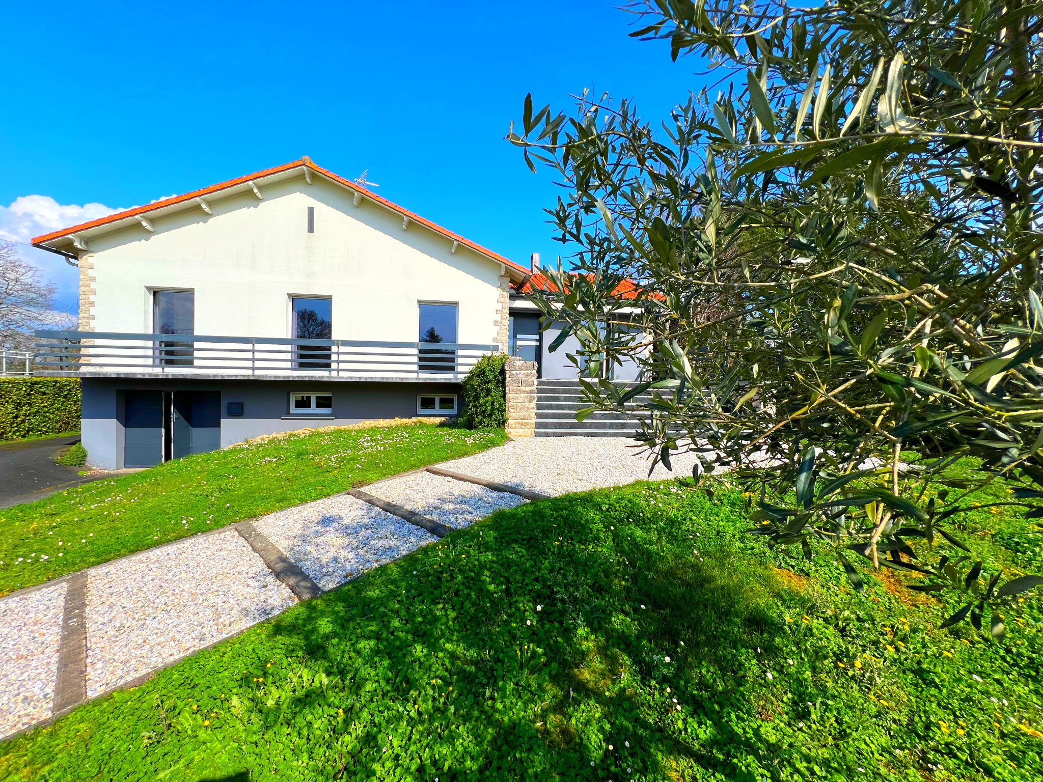 CHAURAY - MAISON F7 208m2 (6 Chambres et sauna ) - 1