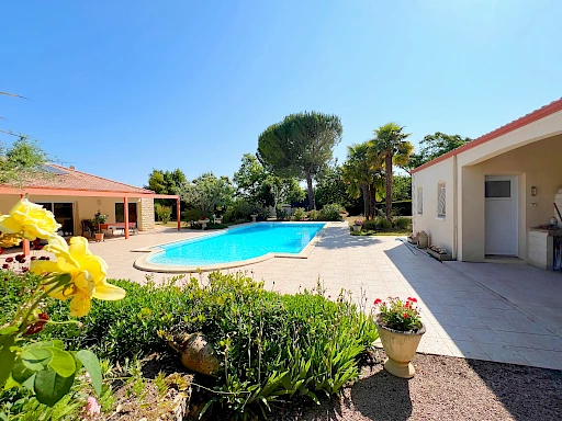 FORS - MAISON DE PLAIN-PIED T5 AVEC PISCINE - terrain divisible