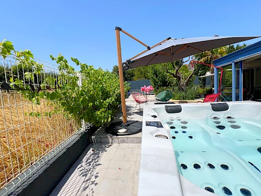 VOUILLÉ -  MAISON COUP DE COEUR 5 CHAMBRES AVEC PISCINE