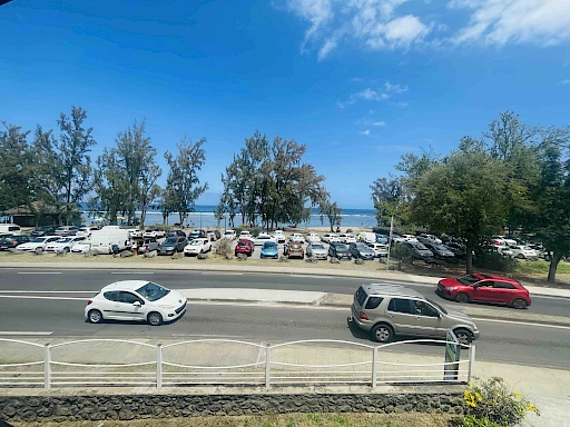 SAINT LEU (FRONT DE MER) -  APPARTEMENT T2 VUE MER AVEC PARKING