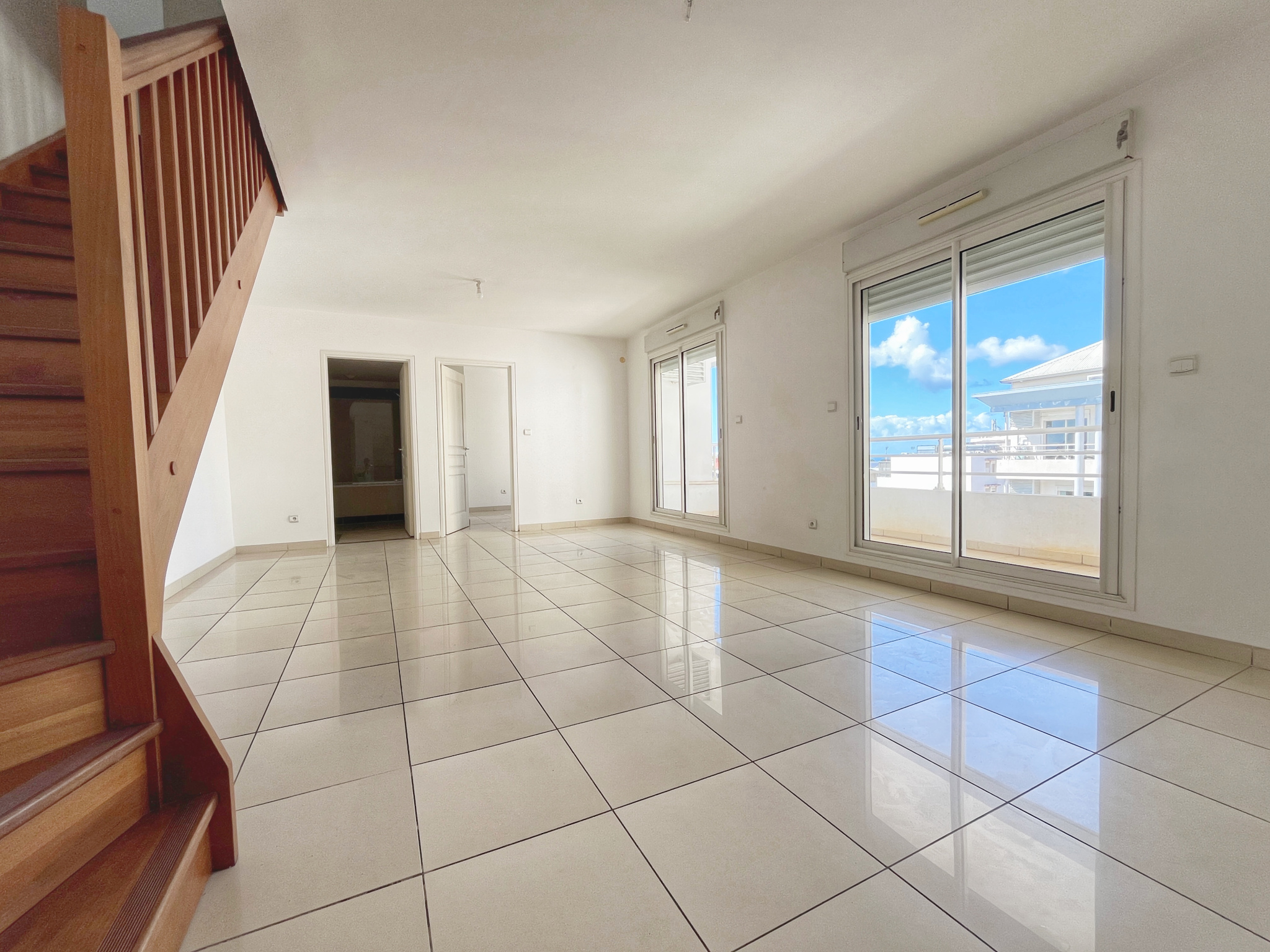 SAINT-DENIS (PROCHE CADJEE) T4 DUPLEX AU DERNIER ETAGE  - LIBRE - 1