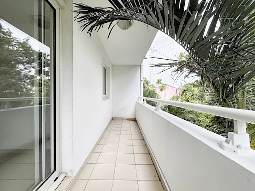 SAINTE CLOTILDE (MOUFIA) - APPARTEMENT T3 LIBRE
