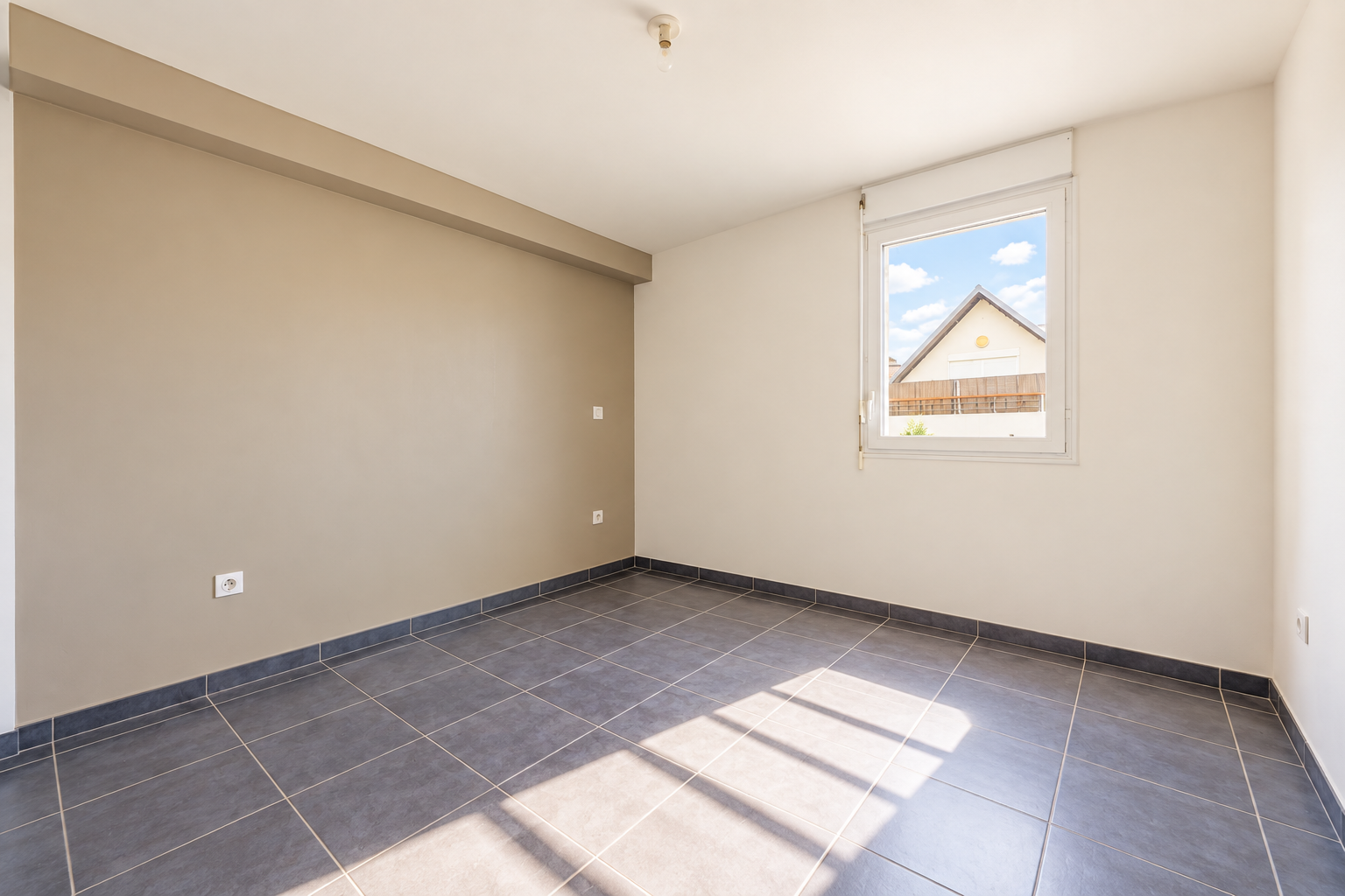 SAINT LEU (FRONT DE MER) -  APPARTEMENT T3 AVEC 2 PLACES DE PARKING