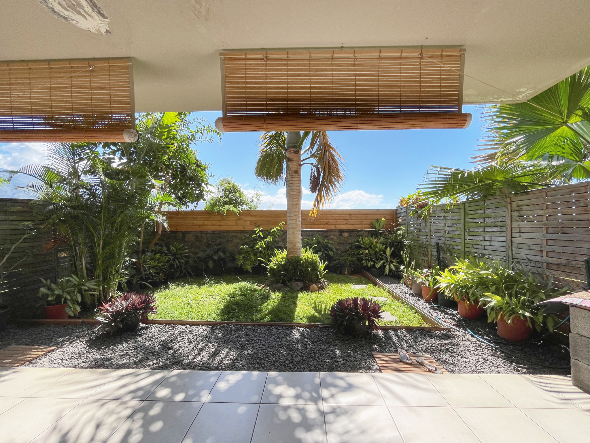 SAINTE MARIE (BEAU SÉJOUR) - APPARTEMENT T3 AVEC JARDIN VUE MER ET MONTAGNE