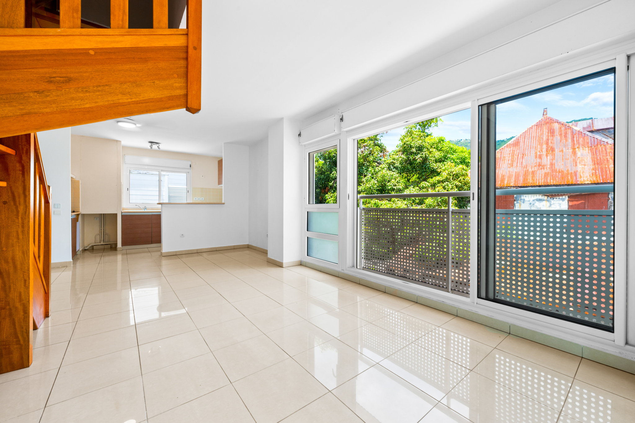 ST DENIS (BAS DE LA RIVIERE) - APPARTEMENT T3/4 EN DUPLEX - 1