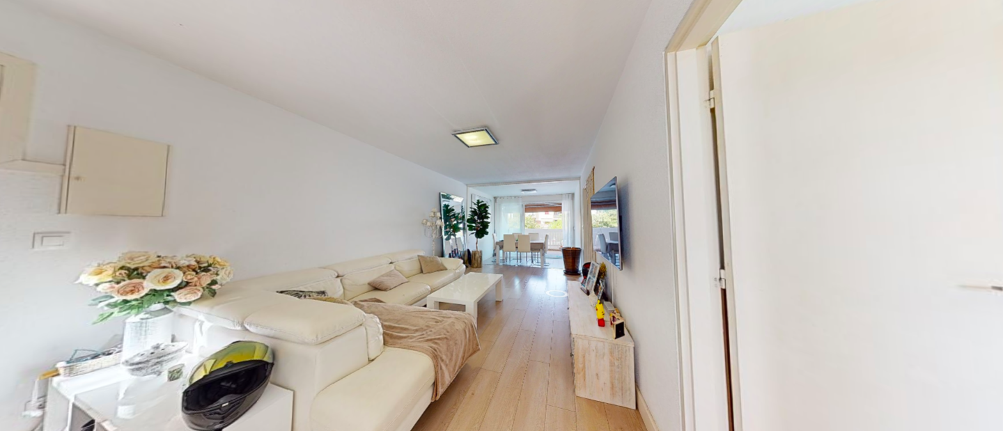ST GILLES LES BAINS CENTRE - APPARTEMENT T3 AVEC TERRASSE