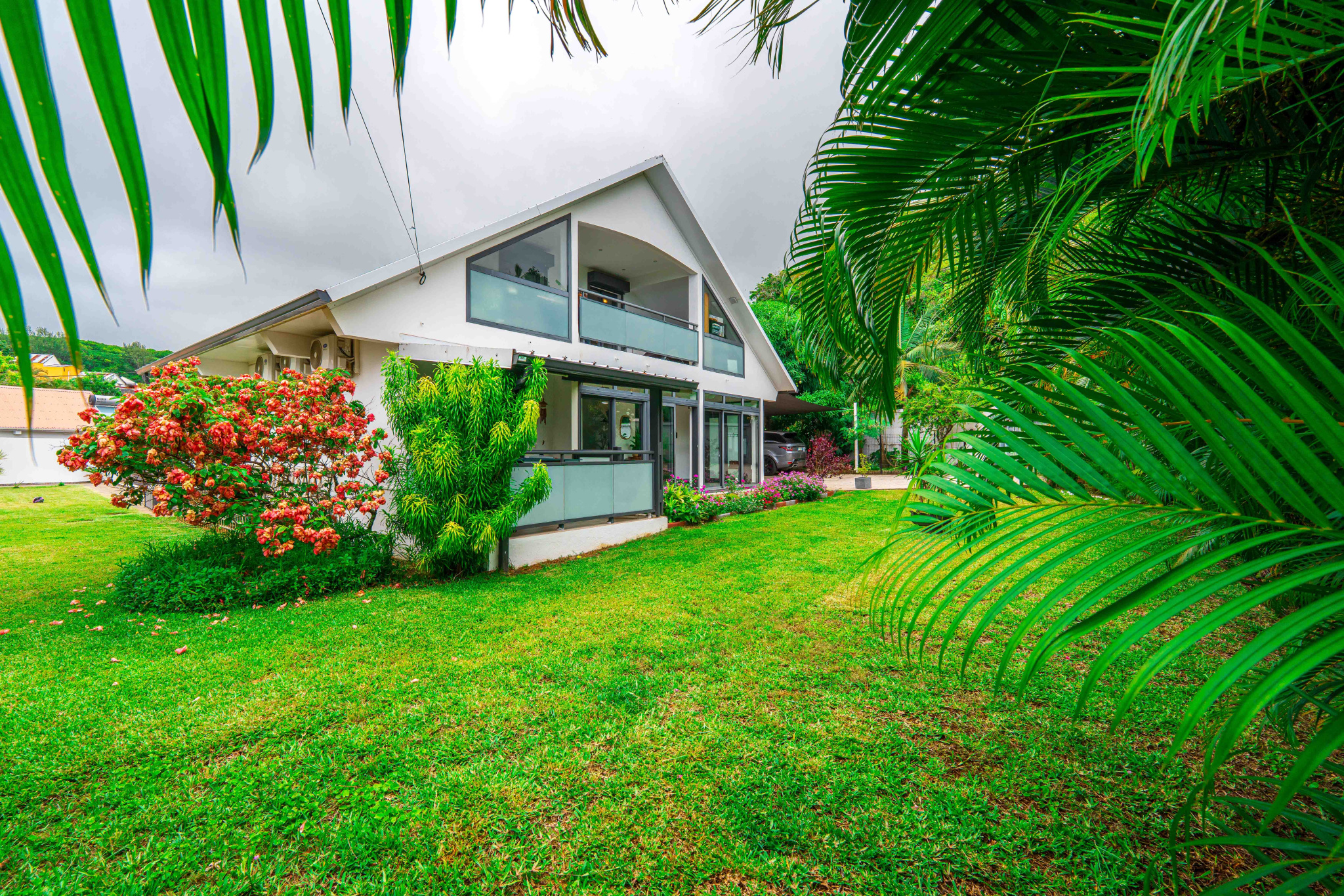 SAINT JOSEPH - MAGNIFIQUE VILLA 125 M2 Habitable et 160 M2 utile AVEC PISCINE TERRAIN 1 066 m2