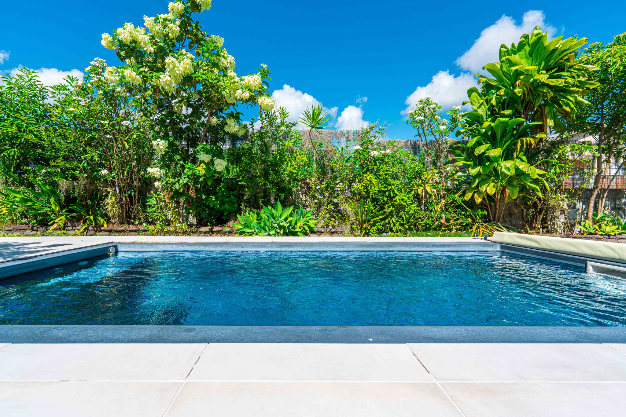 SAINT BENOIT - VILLA PLAIN-PIED AVEC PISCINE SANS VIS-A-VIS