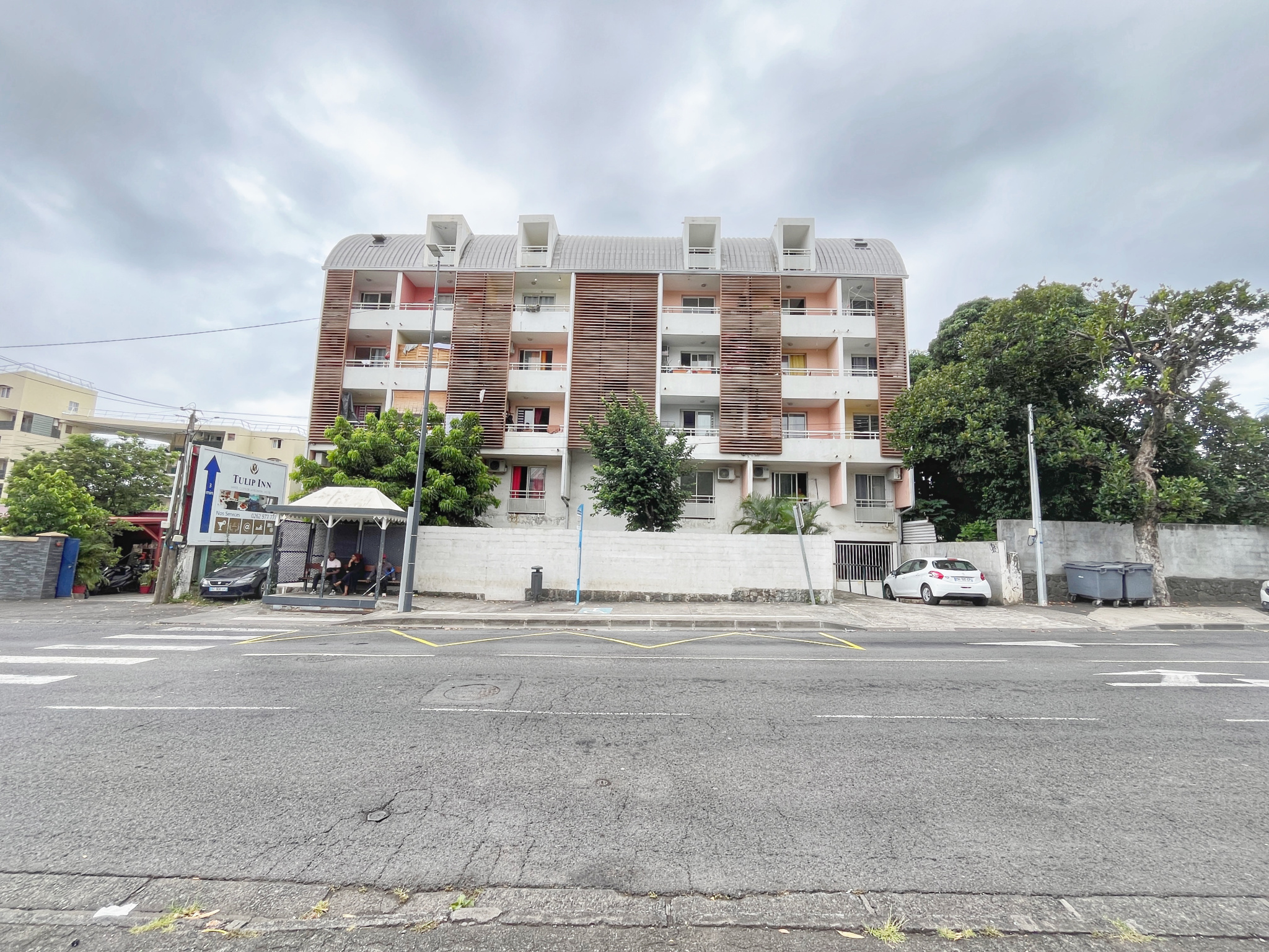 SAINTE CLOTILDE - STUDIO LIBRE - SANS PARKING - 1