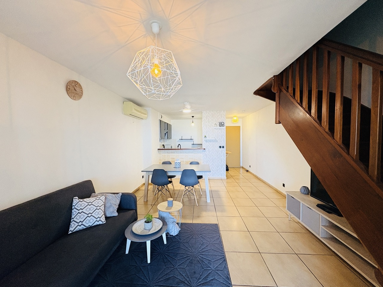 LA POSSESSION (BAS DE BOEUF MORT) - LOCATION APPARTEMENT T3 AVEC JARDIN - 1