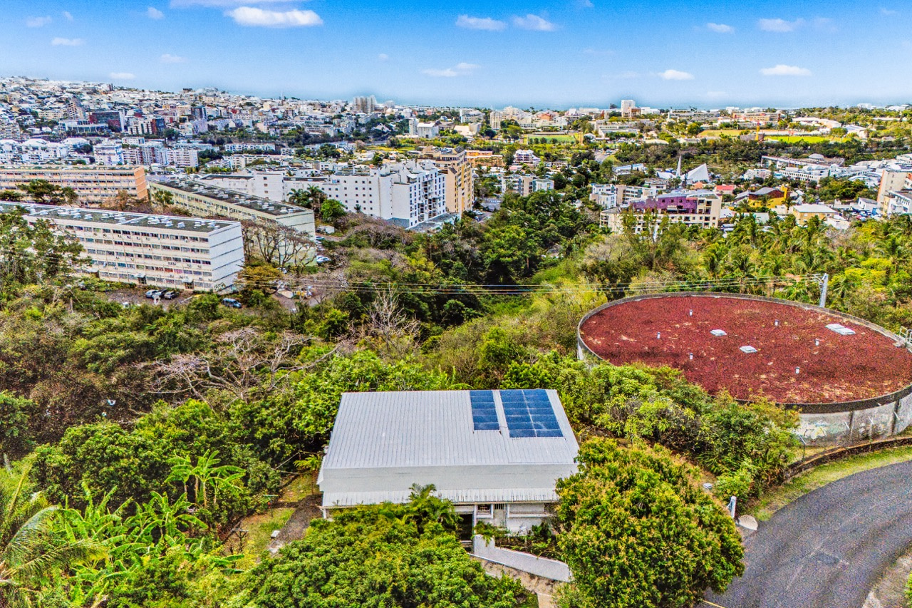 SAINT DENIS (REUNION) - MAISON T6 BAS DE MONTGAILLARD - TERRAIN 3 400m2