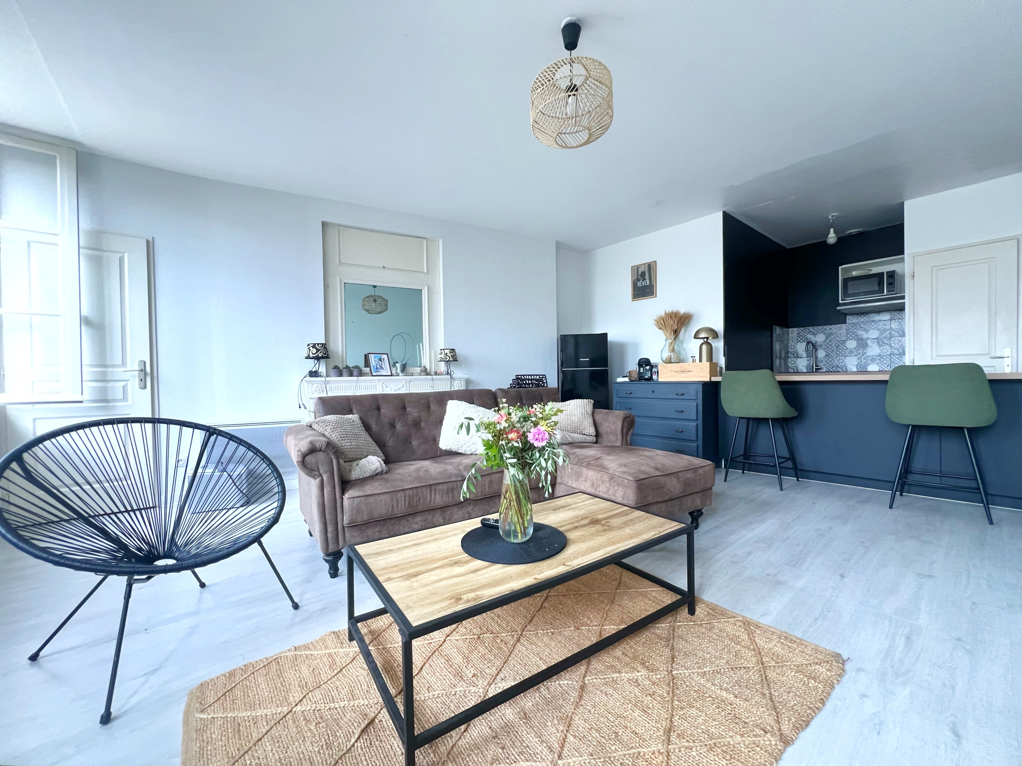 NIORT (HYPER CENTRE FACE AUX HALLS) - APPARTEMENT T2 60m2 - 1
