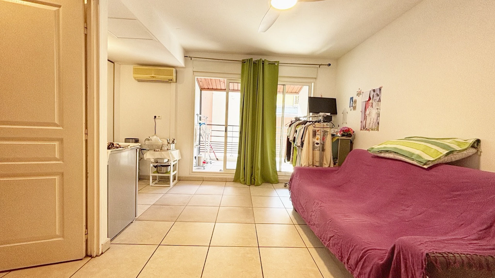 SAINT DENIS (REUNION) - STUDIO LOUÉ SPECIAL INVESTISSEURS
