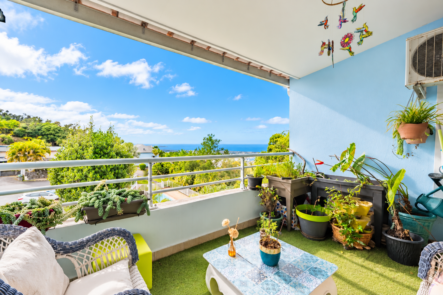 LA POSSESSION (LA REUNION) - APPARTEMENT T3 AVEC PISCINE QUARTIER RAVINE A MALHEUR - 1