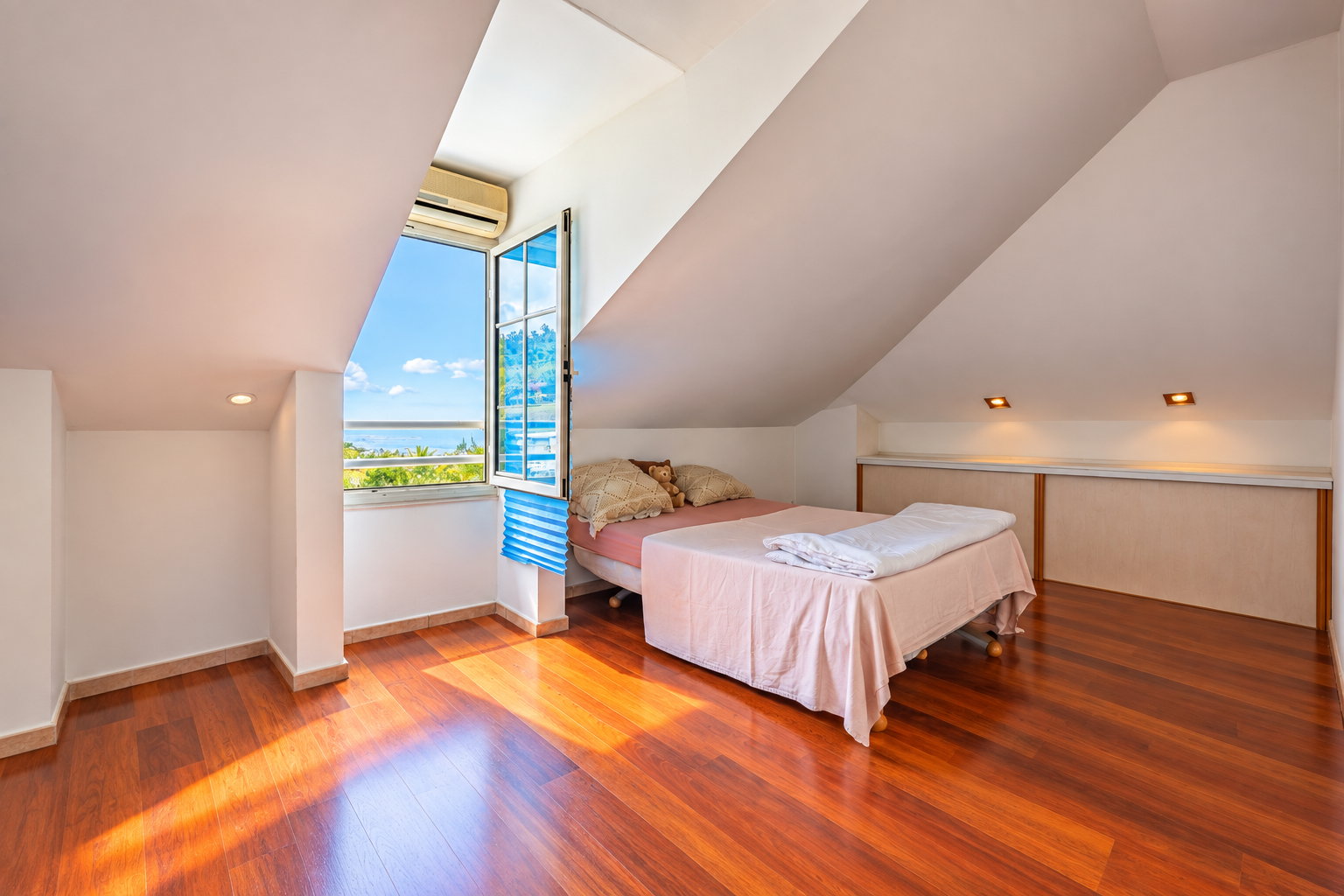 LA POSSESSION (LA REUNION) - APPARTEMENT T3 AVEC PISCINE QUARTIER RAVINE A MALHEUR