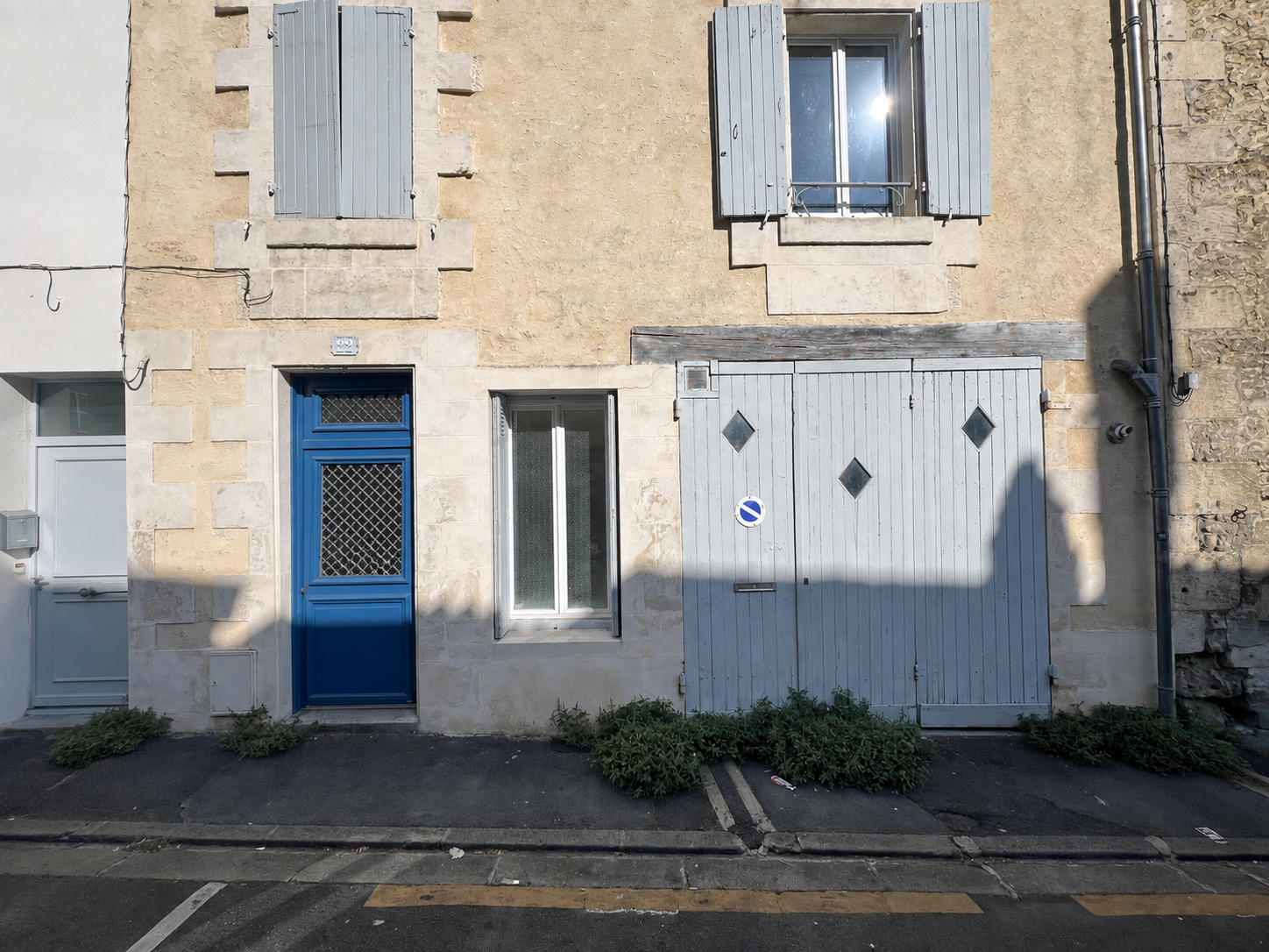 NIORT (HYPER CENTRE) - MAISON AVEC GARAGE